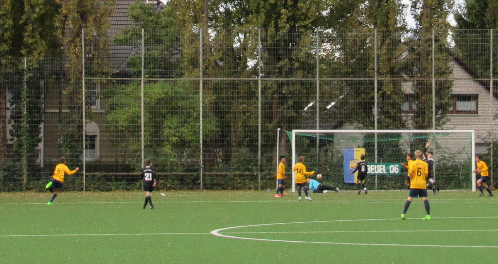 Das 3:0 für die JSG, der Ball ist im Tor.